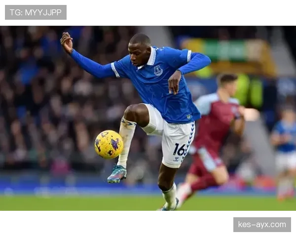 埃弗顿在足总杯中的顽强斗志持续提升，成功力克对手晋级下一轮