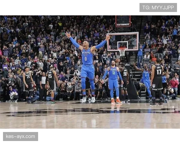 威少衣柜里塞满100双AJ，每天换着穿还不重样